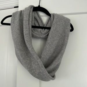 Stephanie Casmere cowl